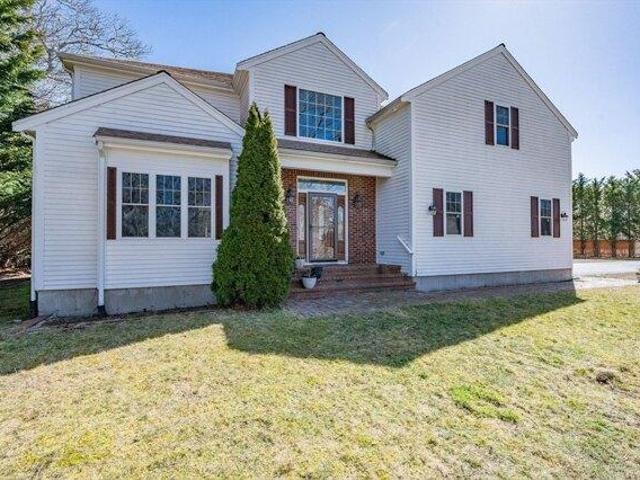 House for sale in Barnstable