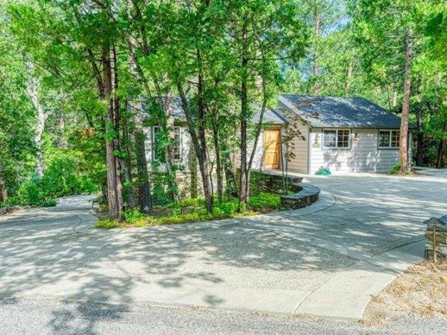 House for sale in Bass Lake, California