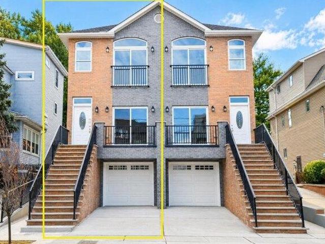 Condo for sale in Hudson, New Jersey