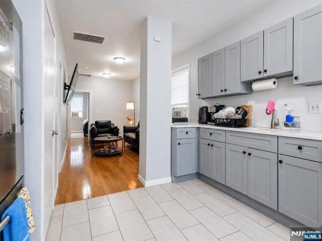 House for sale in Hudson, New Jersey