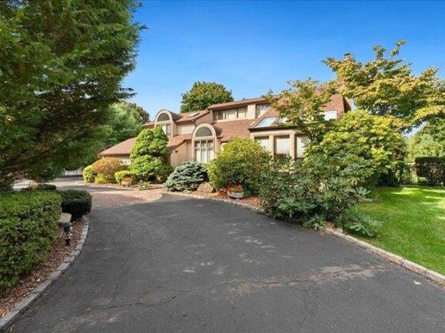 House for sale in Bayport, New York