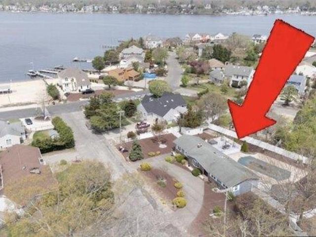 House for sale in Bayville, New Jersey