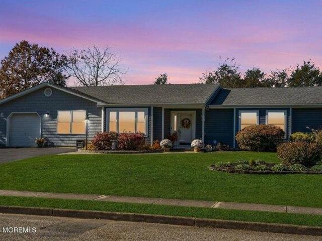 House for sale in Bayville, New Jersey