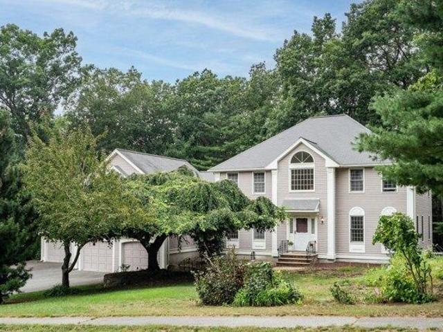 House for sale in Bedford, Middlesex County