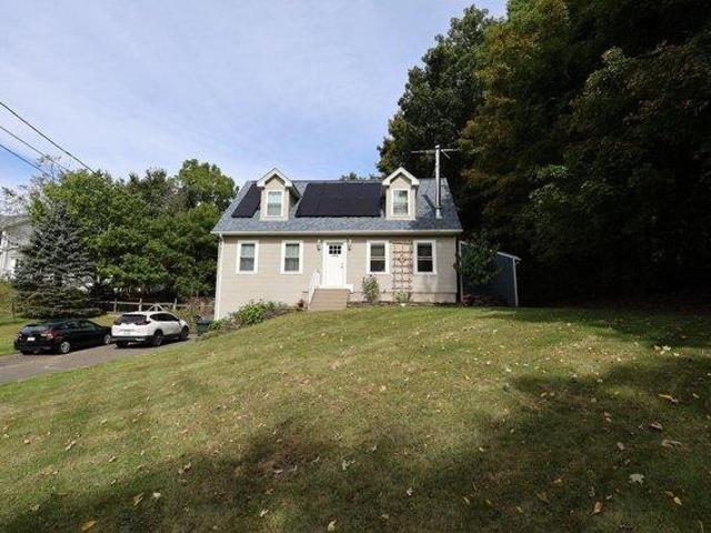 House for sale in Belchertown Center, Belchertown
