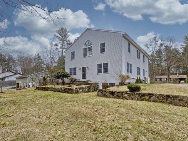 House for sale in Belchertown, Hampshire County