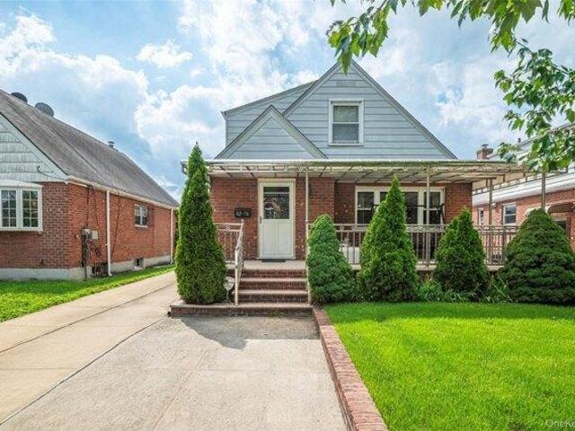 House for sale in Queens, Arverne