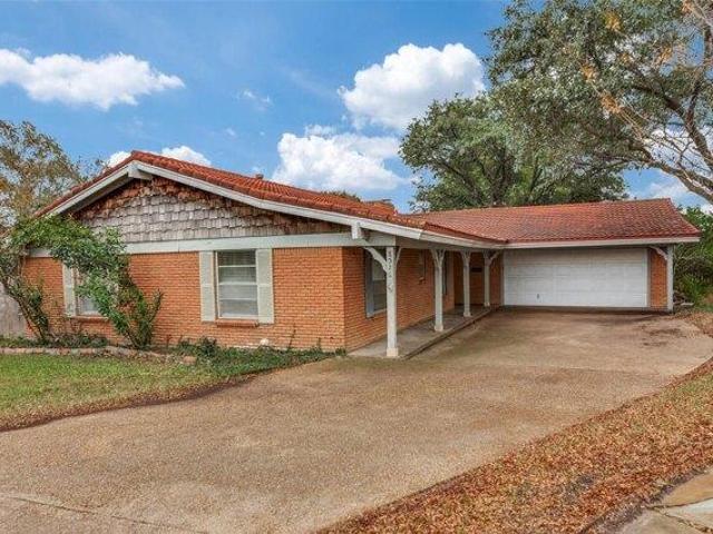 House for sale in Benbrook, Texas