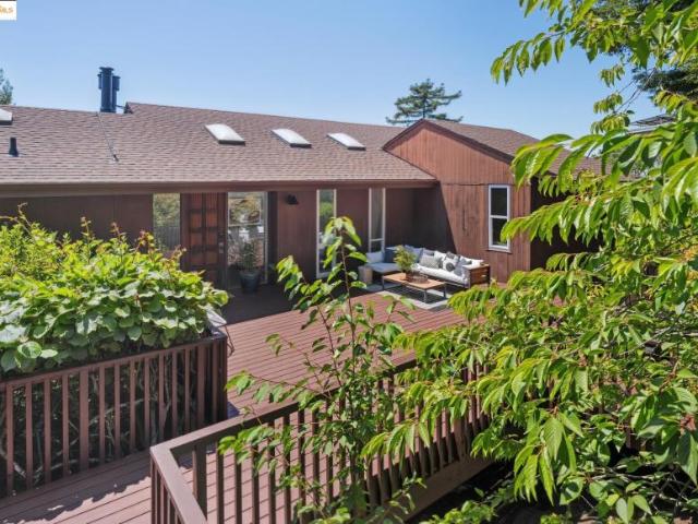 House for sale in Berkeley House for sale in Berkeley