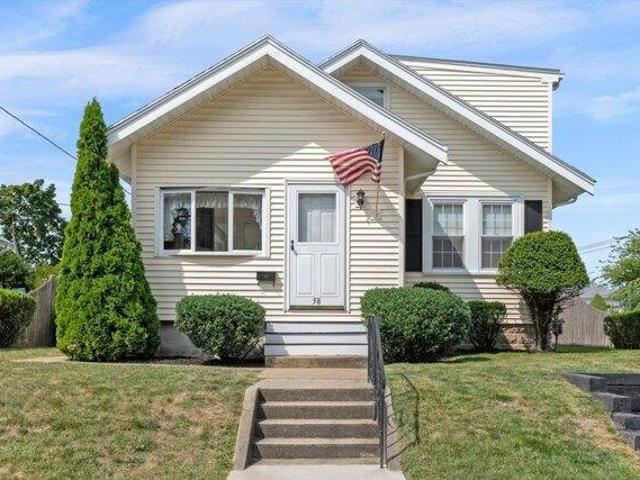 House for sale in Beverly, Essex County