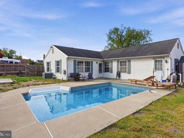 House for sale in Chestnut Glen, Gloucester Township