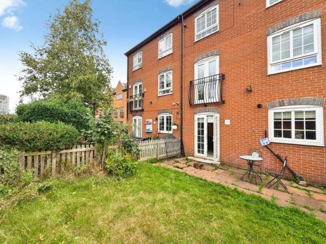 Apartment for sale in Salford Quays, Salford