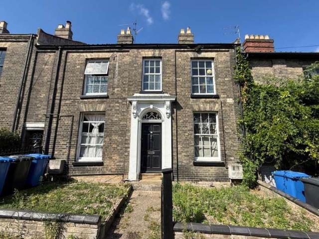 Apartment for sale in Heigham Grove, East Bank