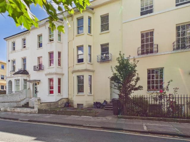 Flat for sale in Kings Barton, Gloucester
