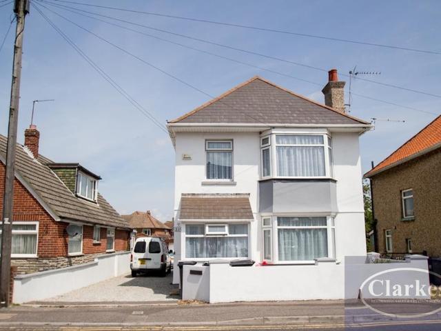 Flat for sale in Talbot Village, Bournemouth