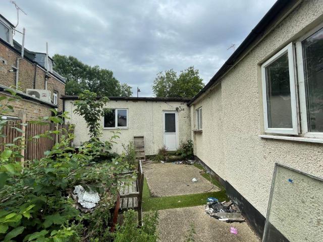 Flat for sale in Lower Edmonton, Edmonton