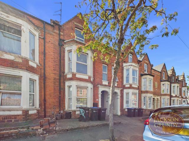 Flat for sale in Phippsville, Northampton