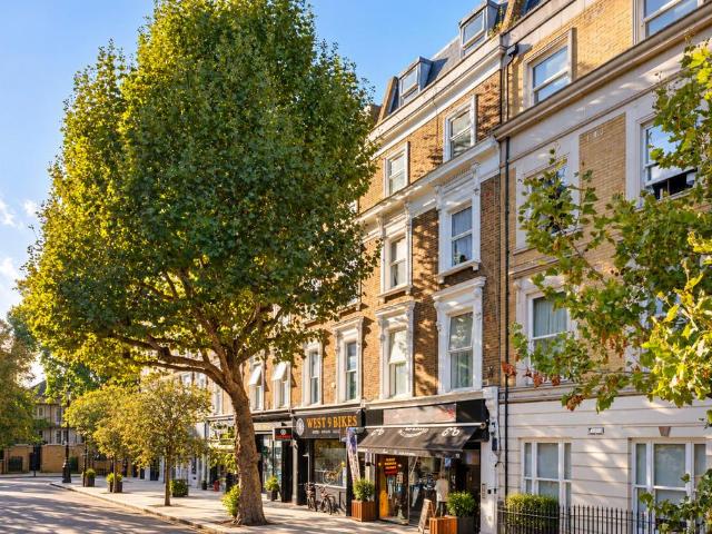 Flat for sale in Kensal Town, Greater London