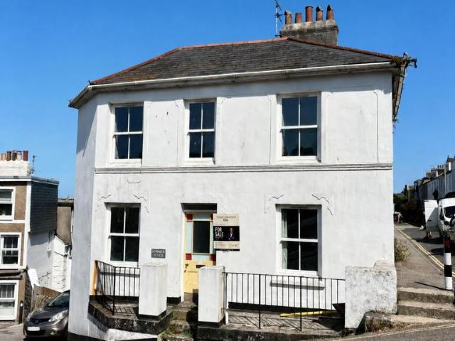 Flat for sale in Penbeagle, St. Ives