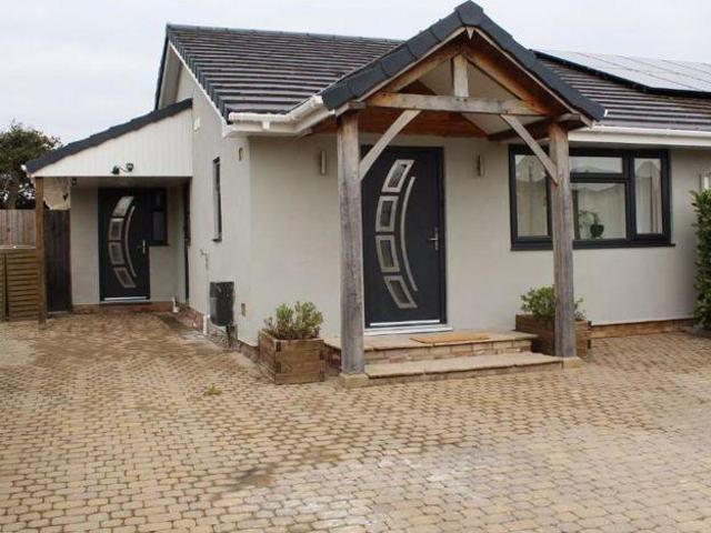 Flat for sale in Evershot, Oxfordshire