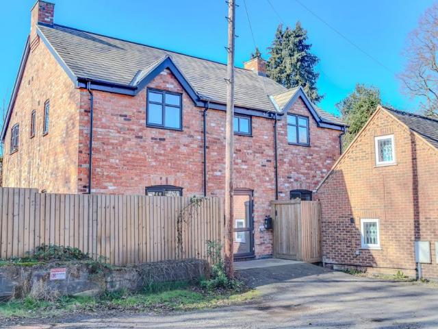 Flat for sale in Glenfields, Pinfold