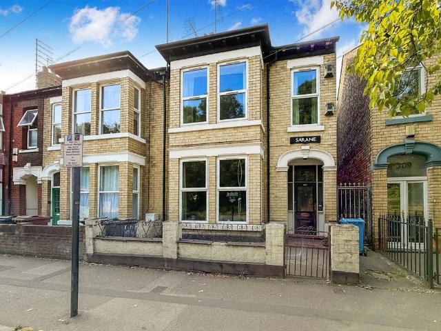 Flat for sale in Avenues, Hull