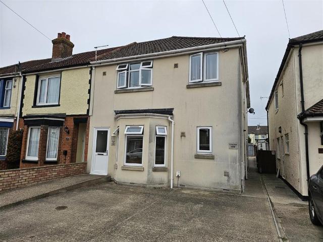 Flat for sale in Eastleigh, Helford
