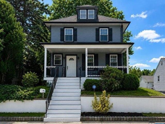 House for sale in Bloomfield, New Jersey