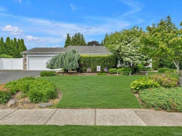 House for sale in Bohemia, New York