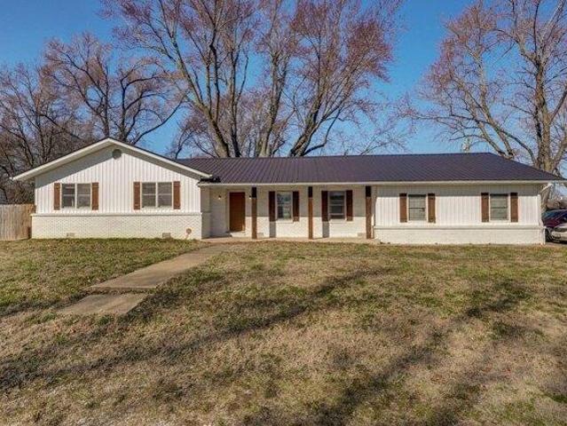 House for sale in Bolivar, Missouri