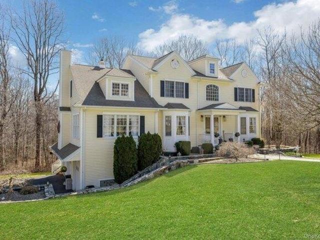 House for sale in Patterson, New York