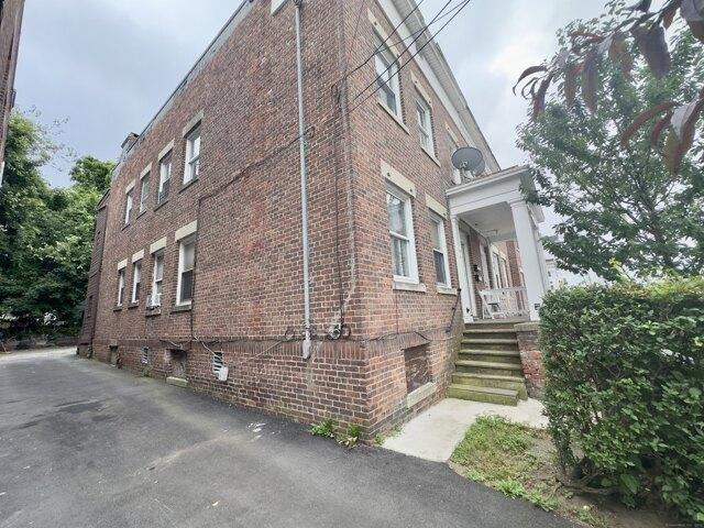 House for sale in Bridgeport