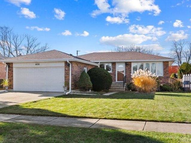 House for sale in Bridgeview, Illinois