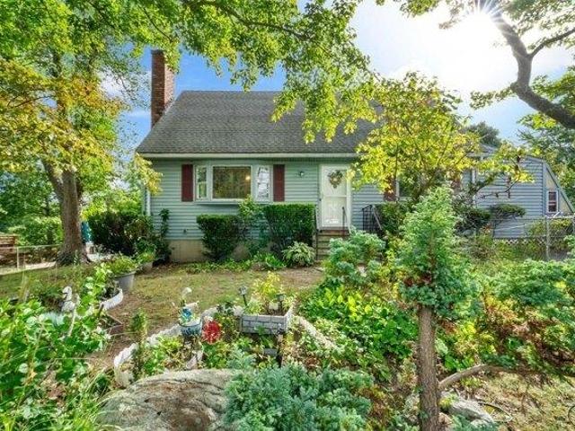 House for sale in Bristol, Bristol County