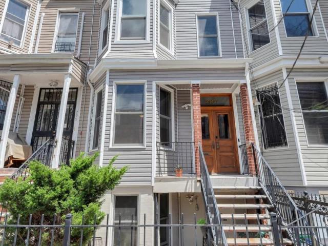 Townhouse for sale in Bronx