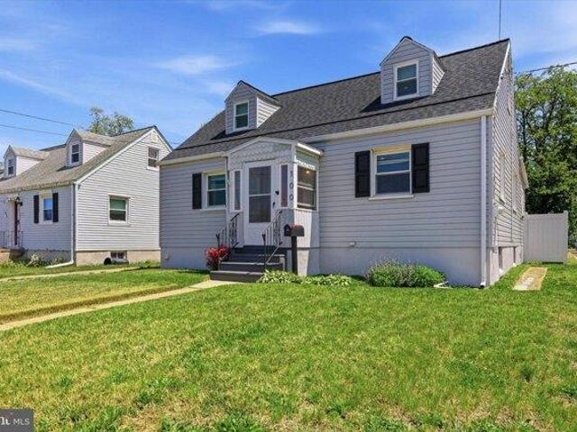 House for sale in Commerce, New Jersey