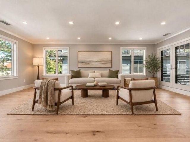 Condo for sale in North Brookline, Brookline