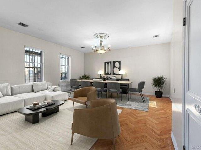 Condo for sale in Arverne, New York