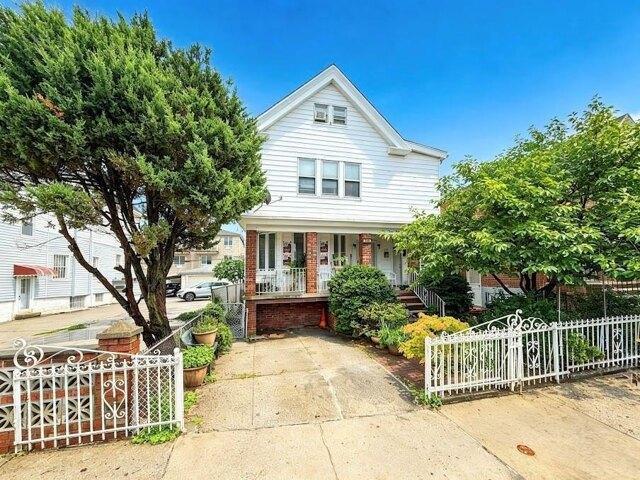 House for sale in Arverne, New York