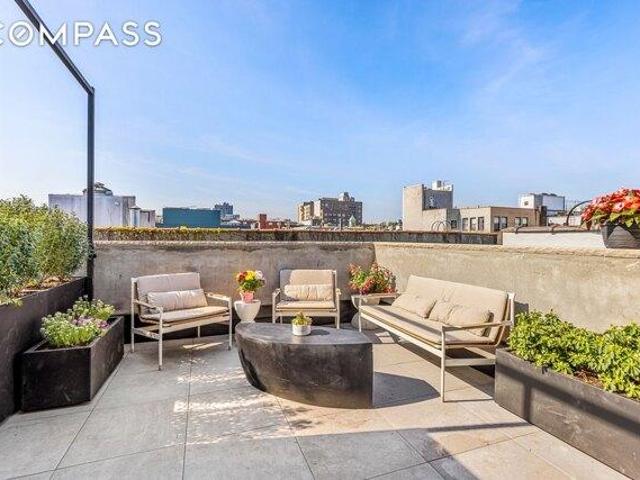 Condo for sale in Arverne, New York