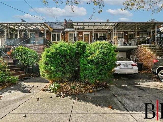 House for sale in Arverne, New York