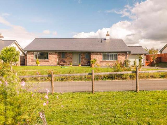 Bungalow for sale in Glewstone