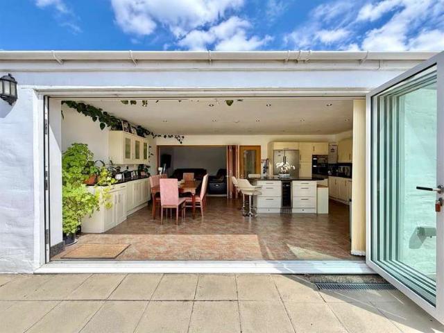 Bungalow for sale in Kingsdown, Swindon