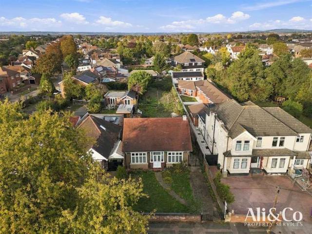 Bungalow for sale in Little Thurrock, Grays