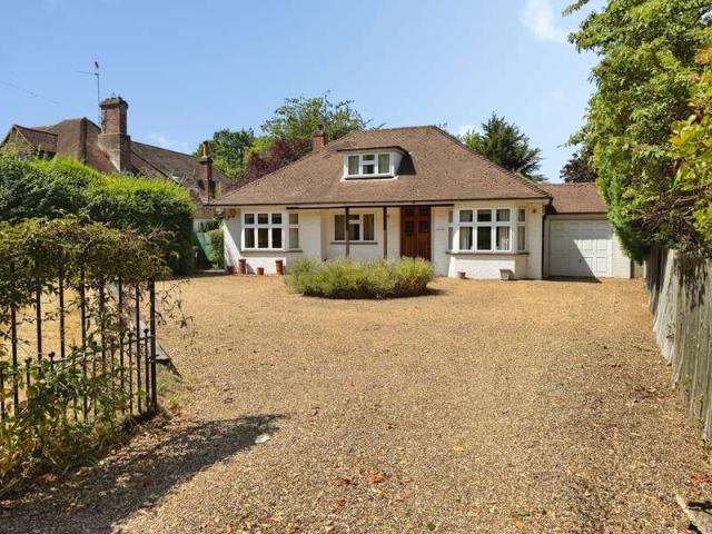 Bungalow for sale in Sonning