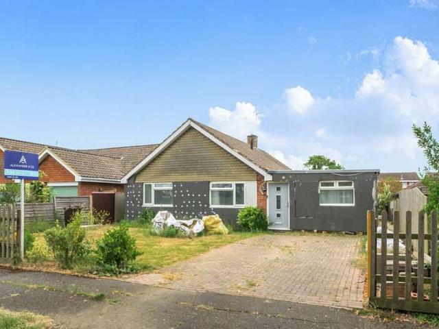 Bungalow for sale in Walton, Aylesbury