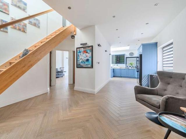 Bungalow for sale in Kingsbury, Greater London