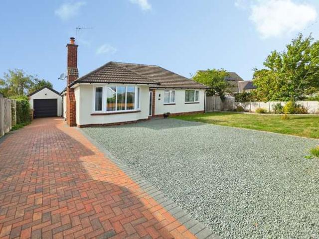 Bungalow for sale in Ruskington, North Kesteven