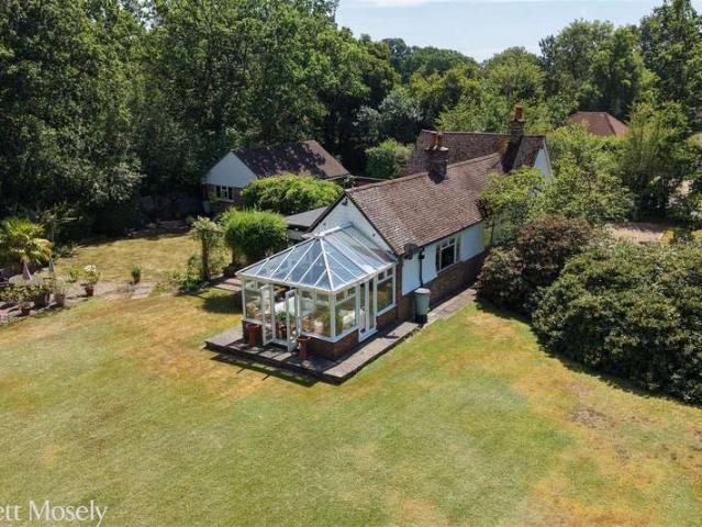 Bungalow for sale in The Butts, Kent