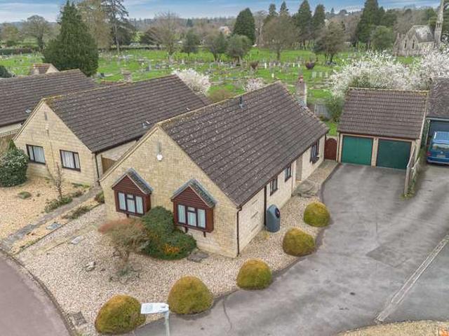 Bungalow for sale in Chesterton, Fossebridge
